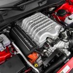 2015-dodge-challenger-srt-hellcat-engine-02