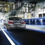 2016-BMW-7-Series-112