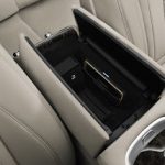 2016-BMW-7-Series-133