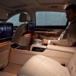 2016-BMW-7-Series-38