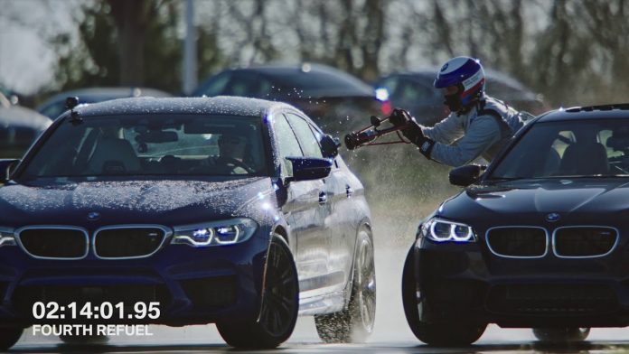 Yeni BMW M5 Drift rekoru BMW'nin yakıt ikmali ile drift rekoru kırması