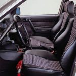 mercedes-190e-2.3-16-kokpit-interior-.3-16_3