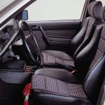 mercedes-190e-2.3-16-kokpit-interior-008