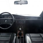 mercedes-190e-2.3-16-kokpit-interior-009